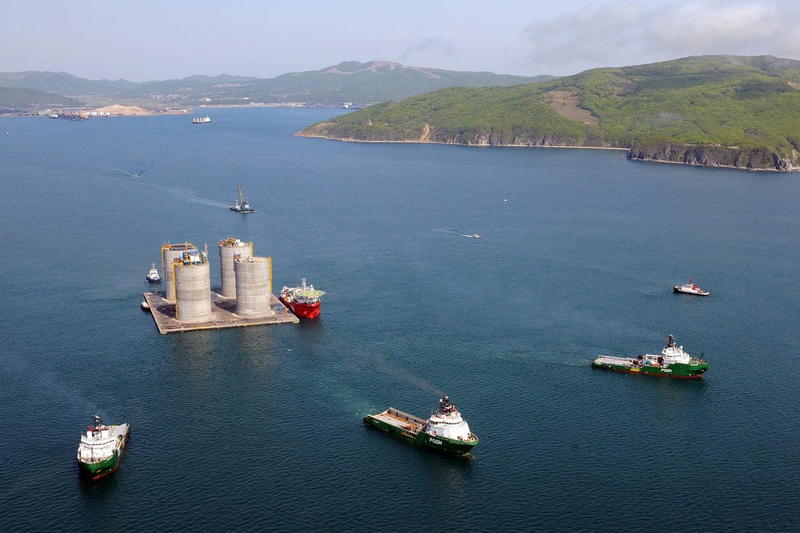 Illustration for article titled This 200,000-ton titan is now the largest oil rig in the world
